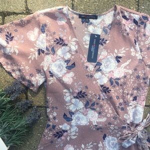 🌟SALE NWT floral tie-front blouse, size small
